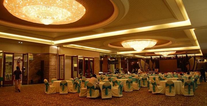 Hotel Centre Point Nagpur Esterno foto