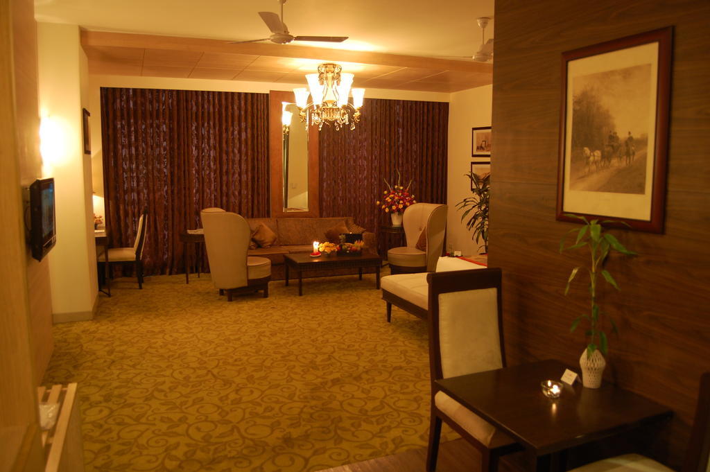 Hotel Centre Point Nagpur Esterno foto